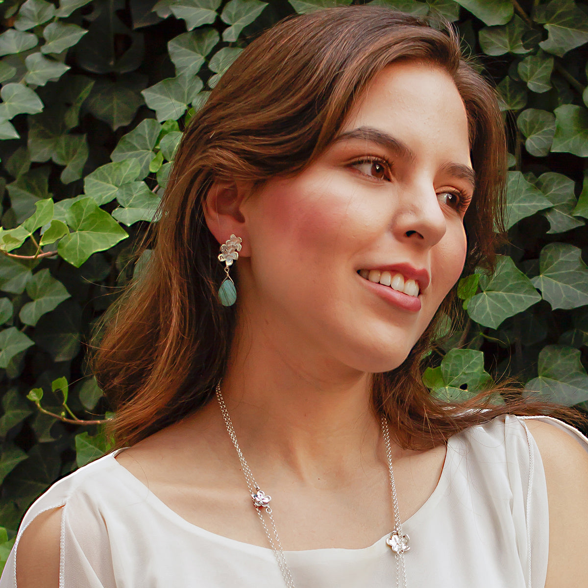 Aretes largos Floral con Ágata
