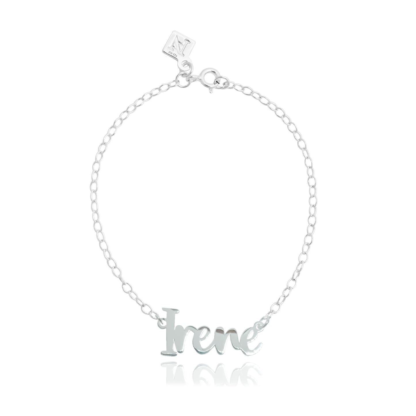Pulsera nombre de plata en tipografía alegre