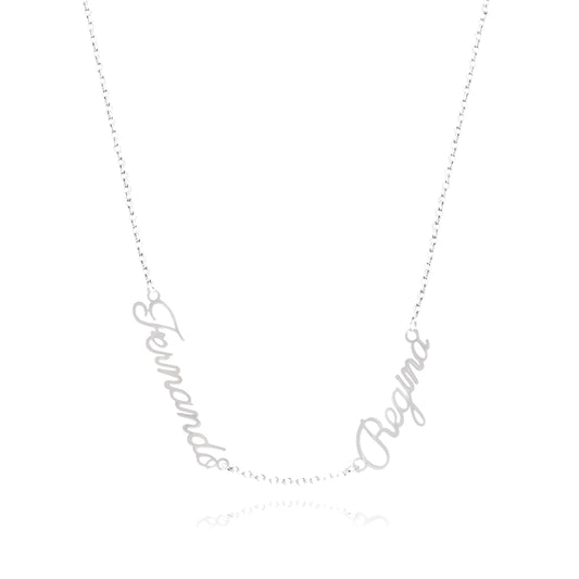 Collar de plata múltiples nombres en tipografía romántica