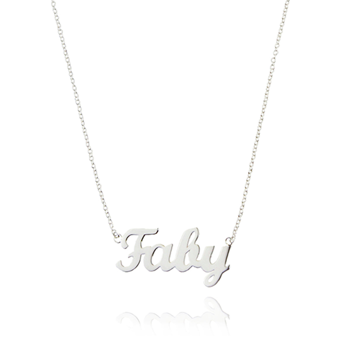 Collar nombre de plata en tipografía clásica