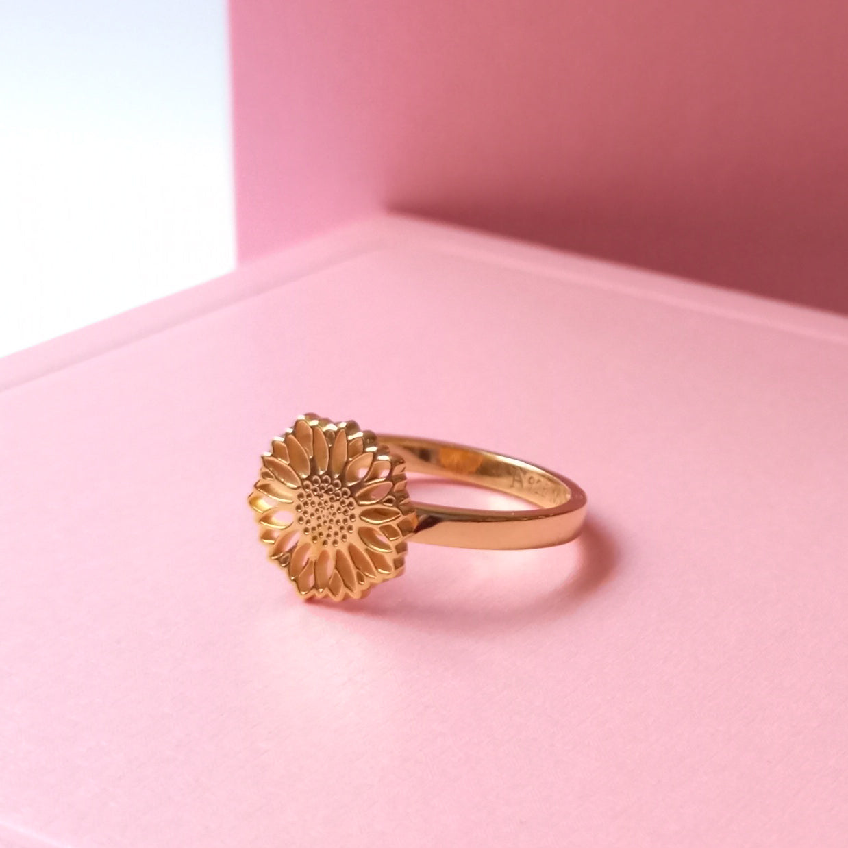 Anillo Girasol de plata con baño de oro