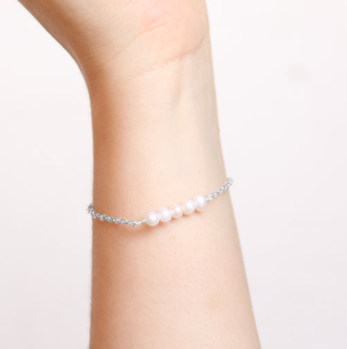 Pulsera cadena de plata con perlas blancas