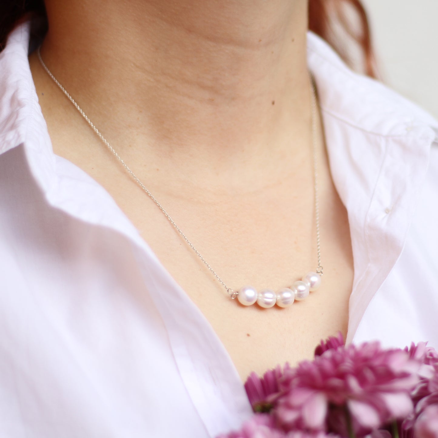 Collar cadena de plata con 5 perlas blancas