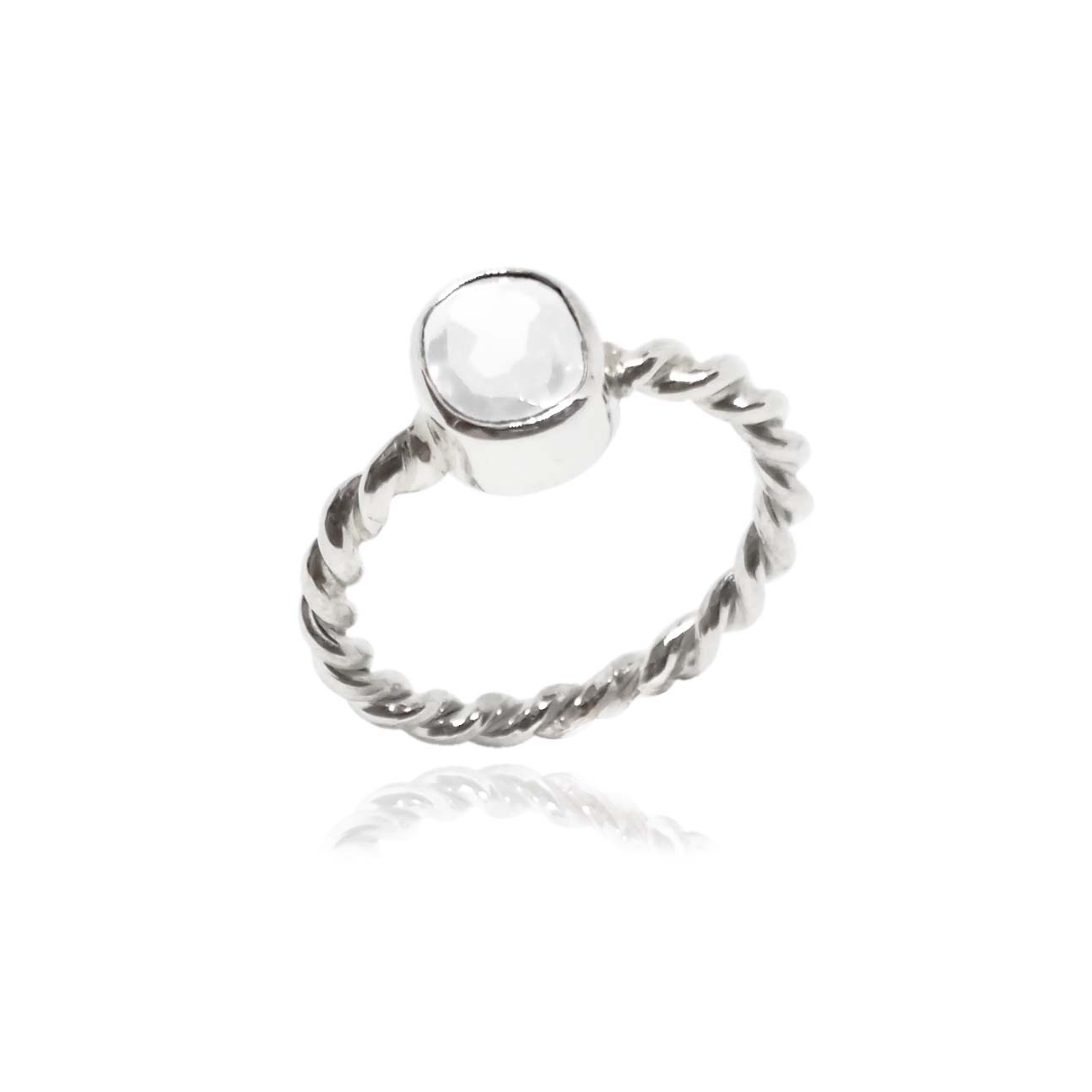 Anillo Bejuco con topacio blanco