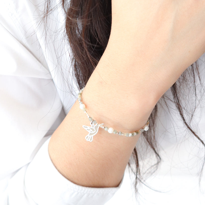 Pulsera Suerte Colibrí de plata con piedras y perlas