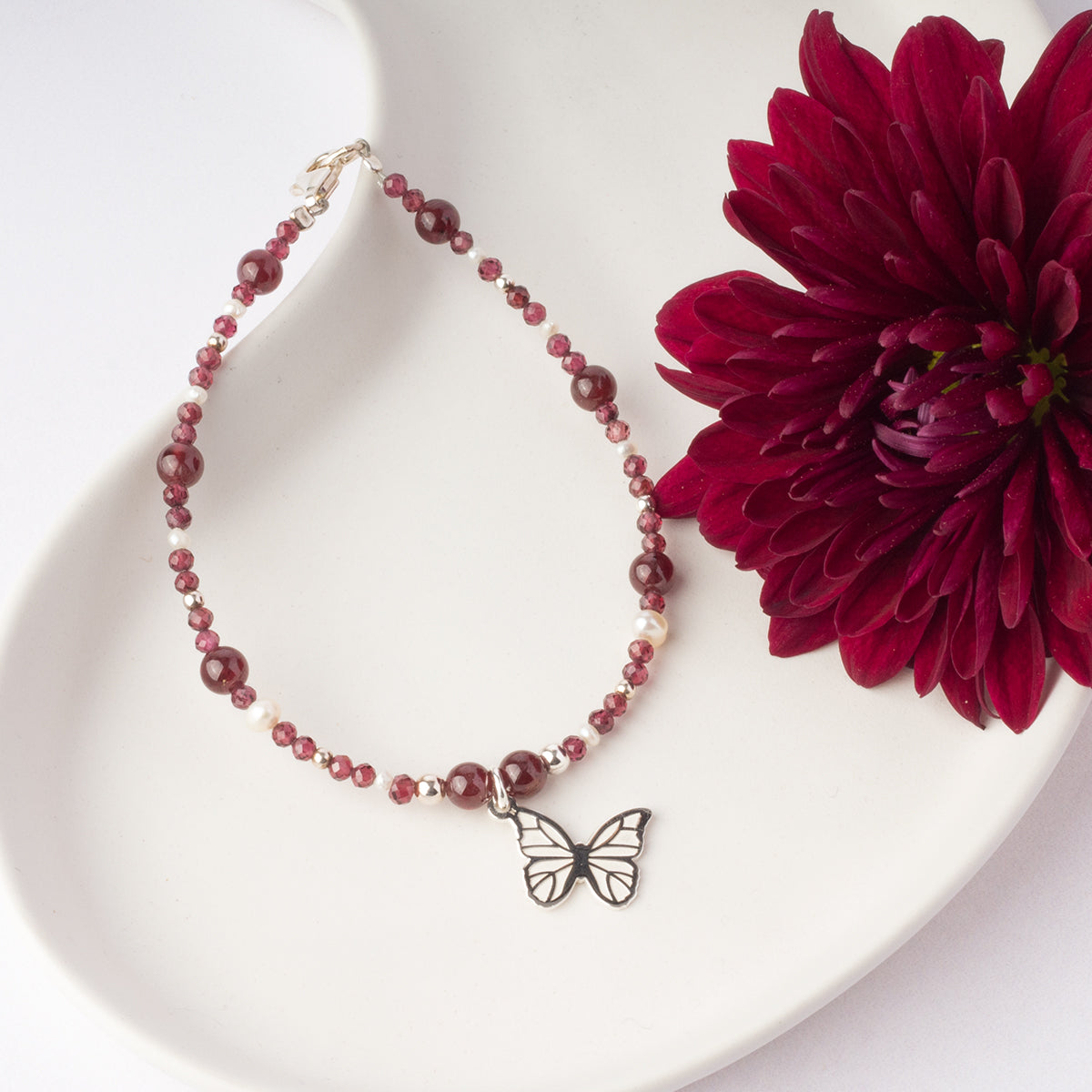 Pulsera Suerte Mariposa de plata con piedras y perlas