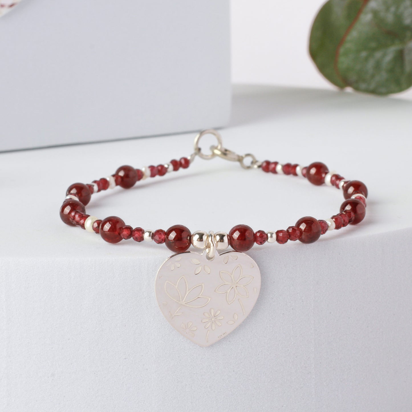 Pulsera corazón Querer de plata con granate