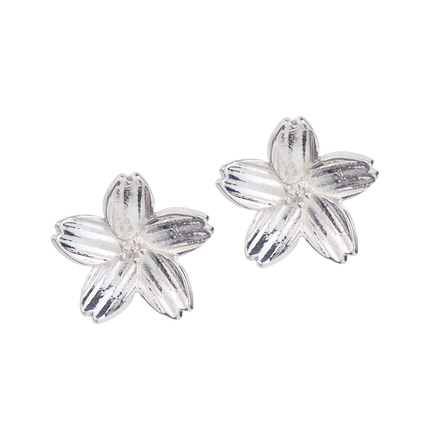 Broquel Flor de Cerezo de plata