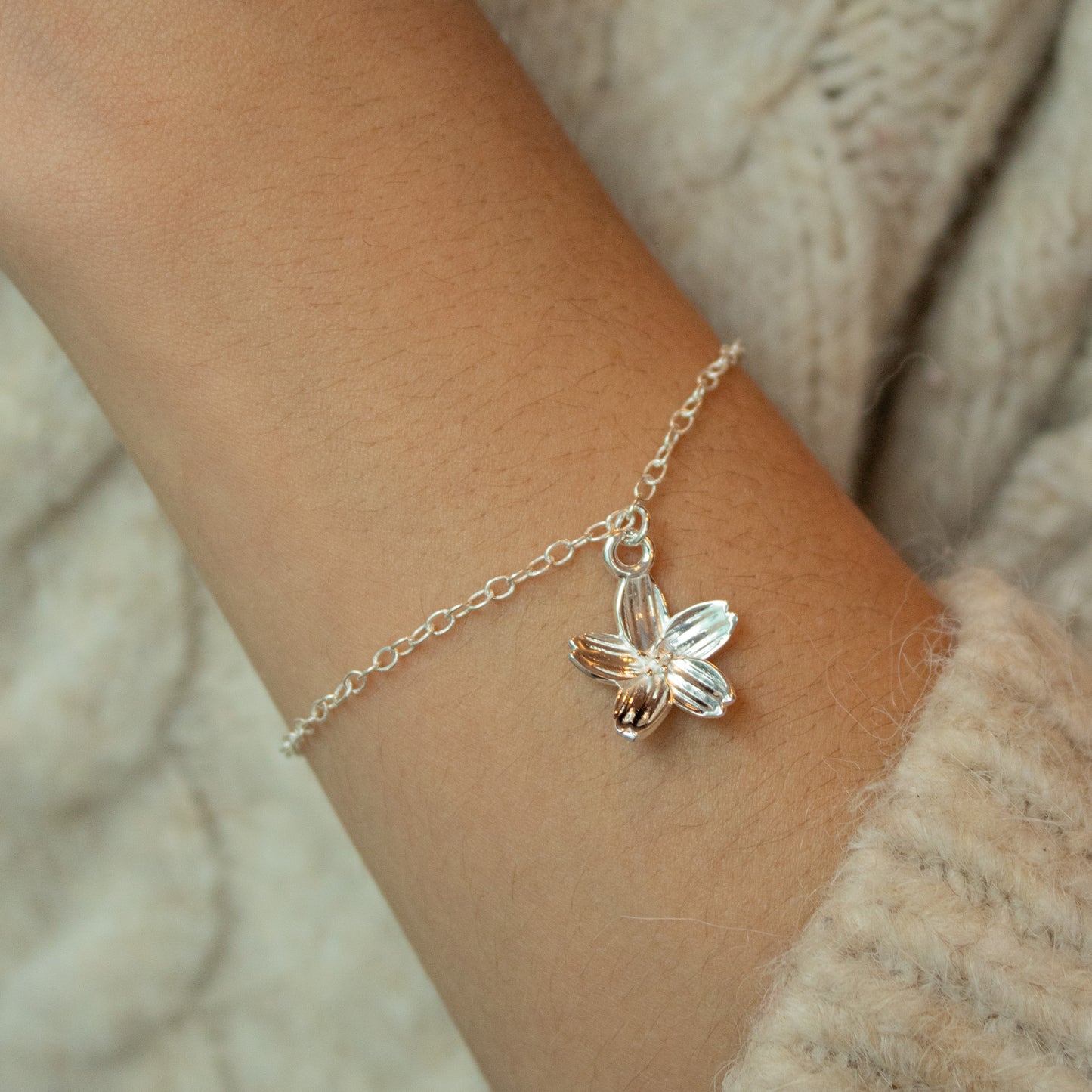 Pulsera Flor de Cerezo de plata