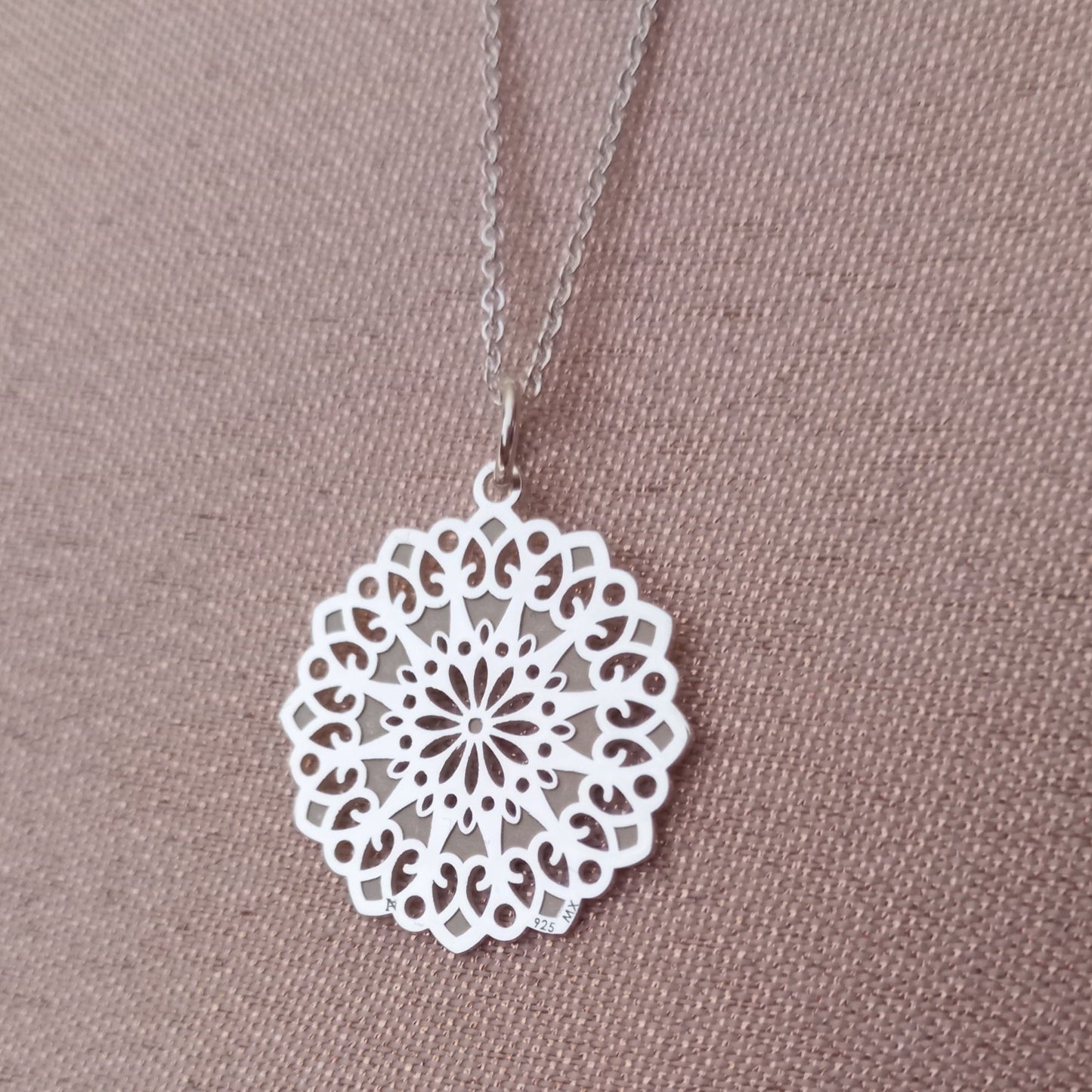 Dije Gerbera de plata