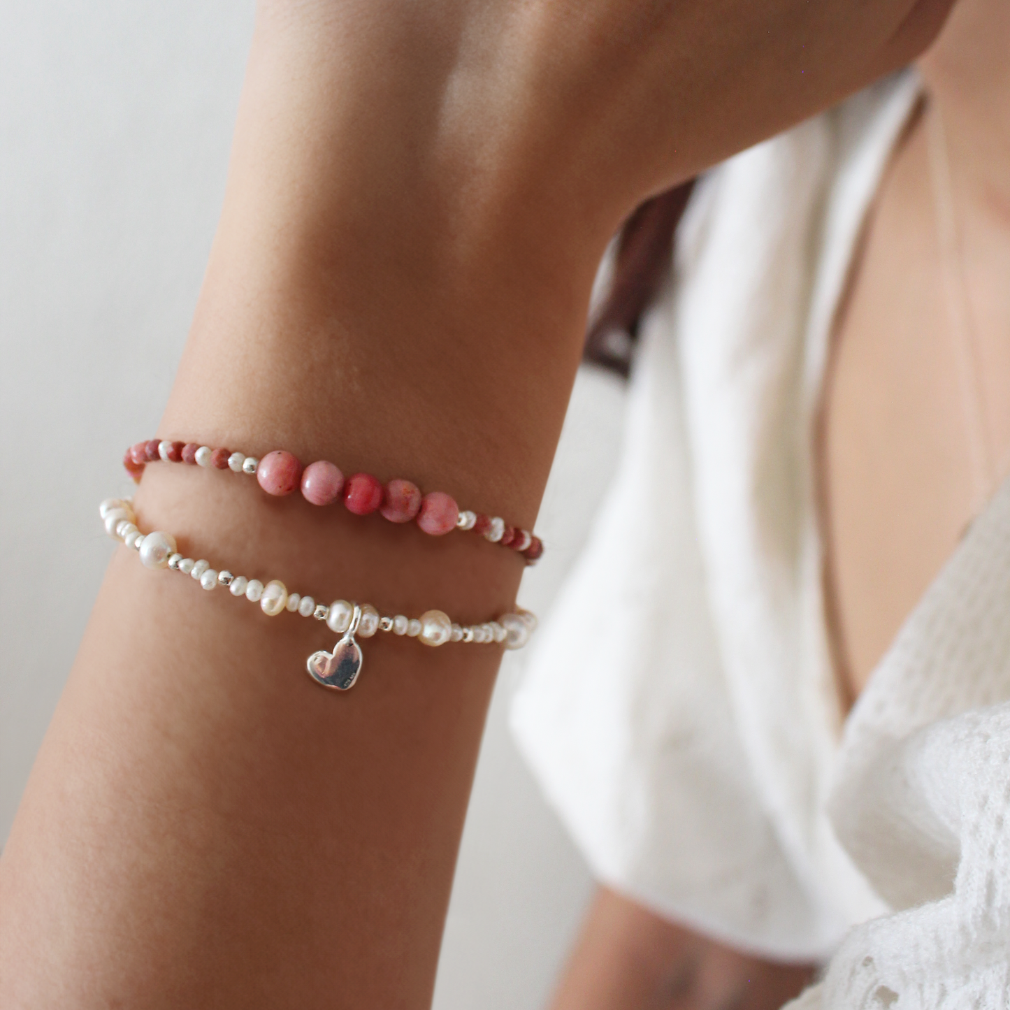 Pulsera Terra con rodocrosita y perlas