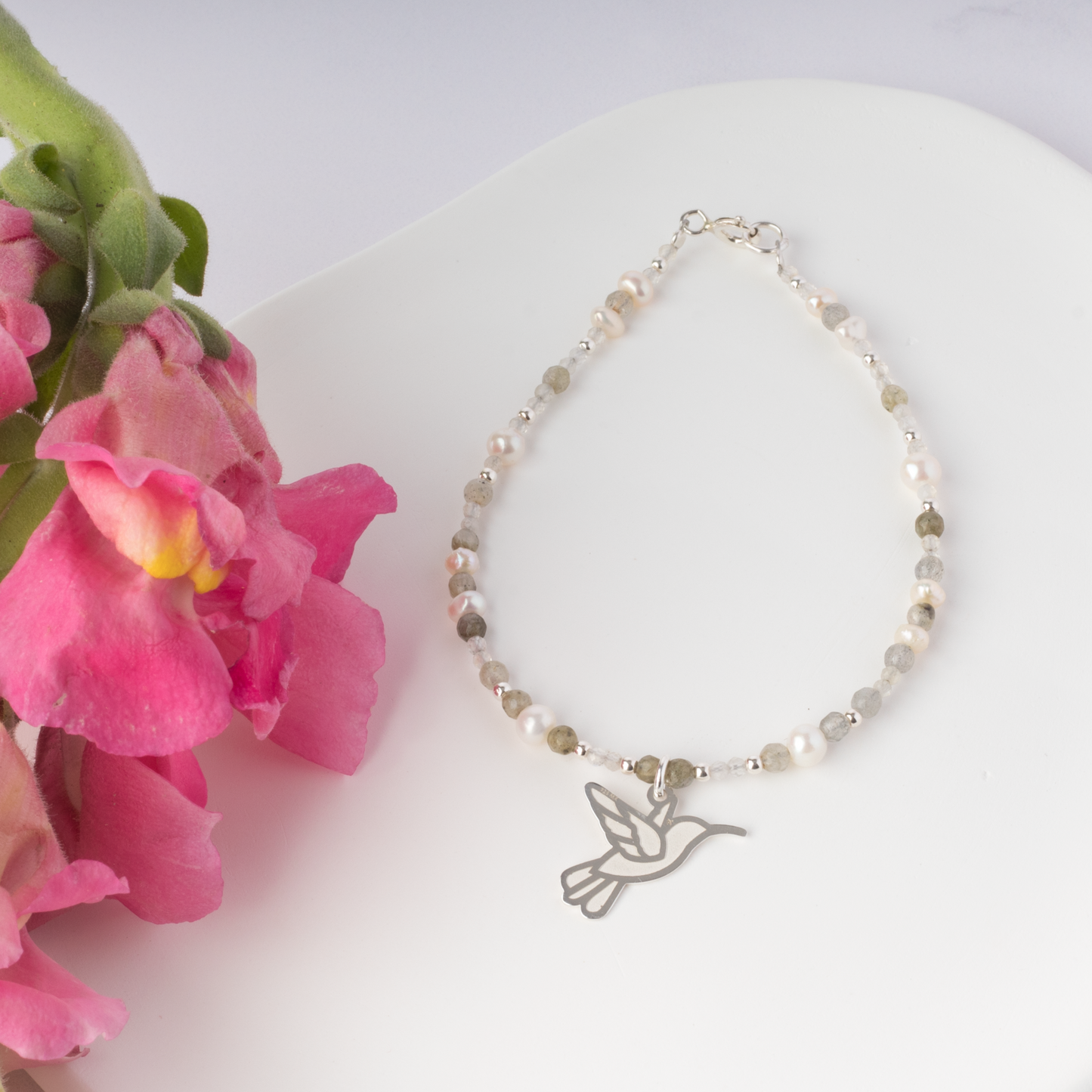 Pulsera Suerte Colibrí de plata con piedras y perlas