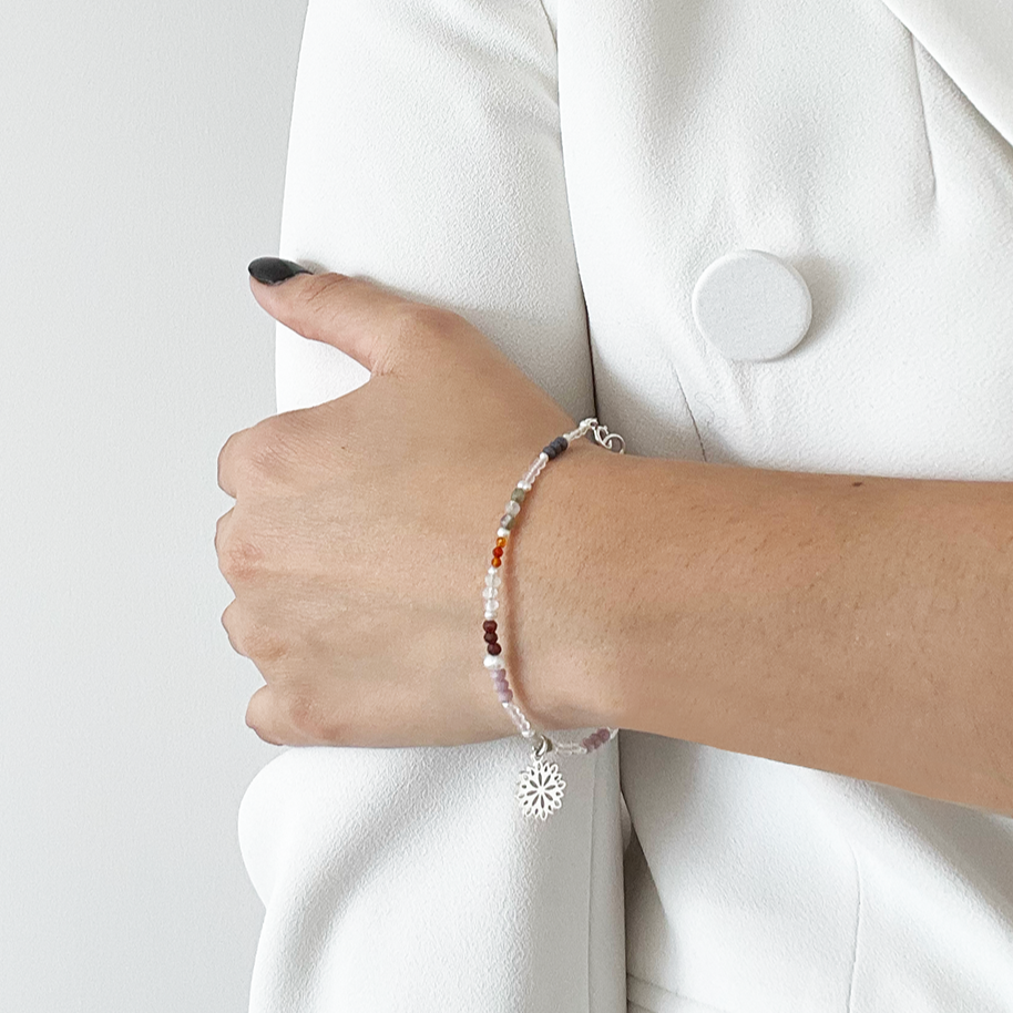 Pulsera Gerbera de plata con piedras naturales