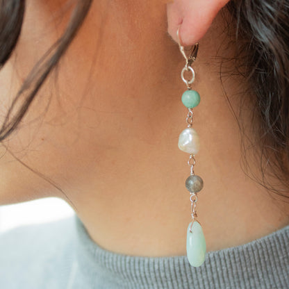 Aretes largos Terra con labradorita, Ágata verde, perlas y plata
