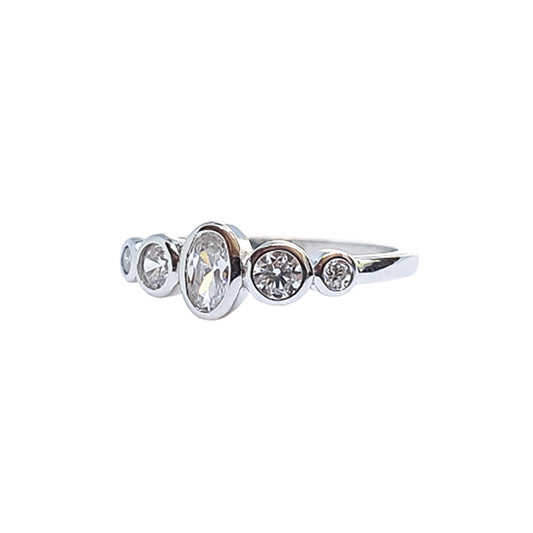 Anillo Destellos de plata y zirconias