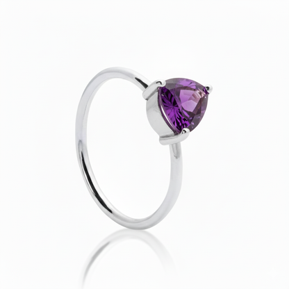 Anillo Gaia de plata con piedra gota