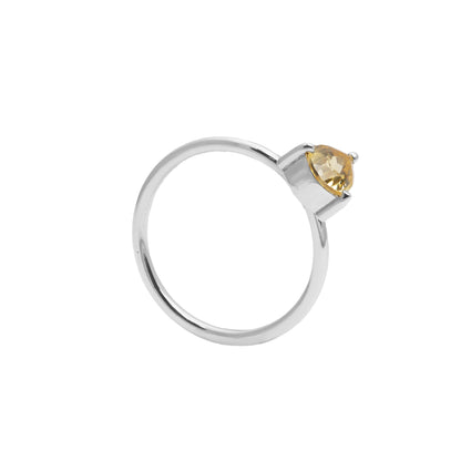 Anillo Gaia de plata con piedra gota