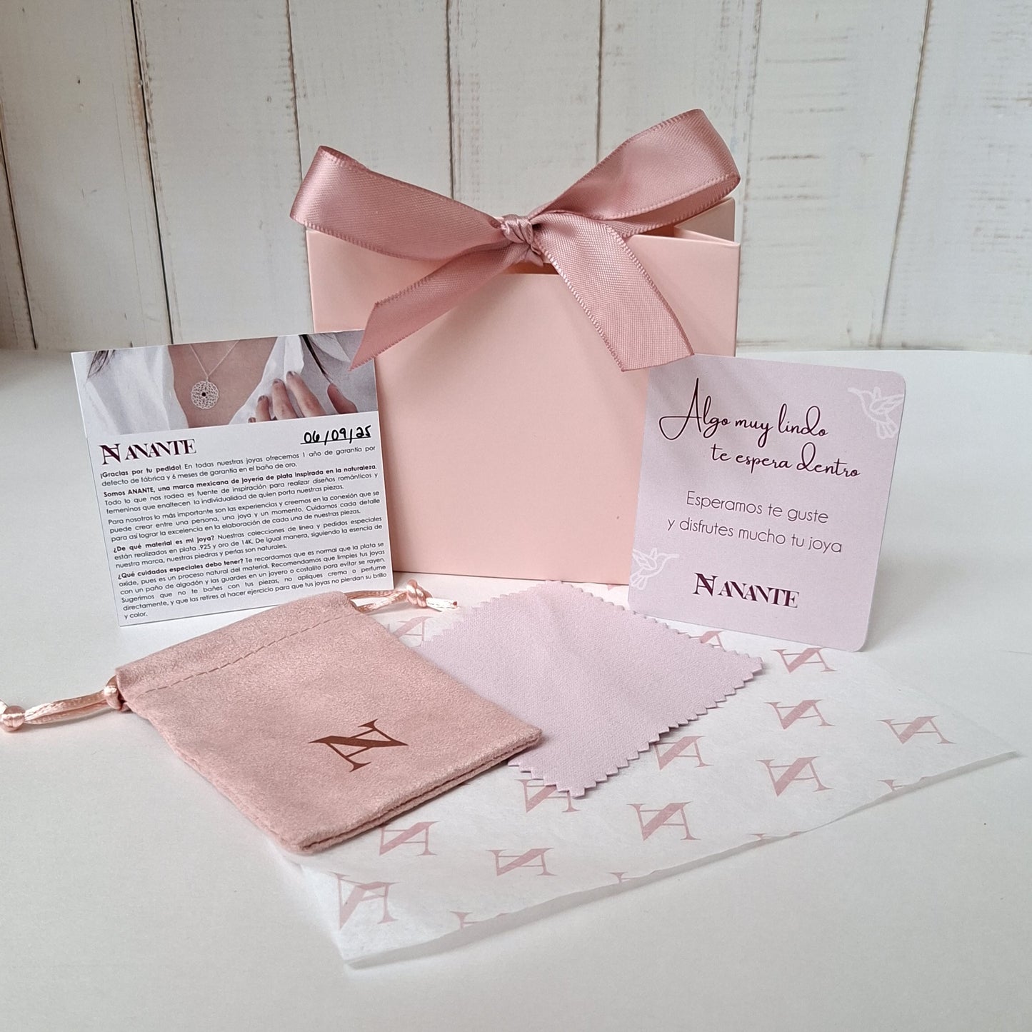 Anillo Gaia de plata con piedra gota